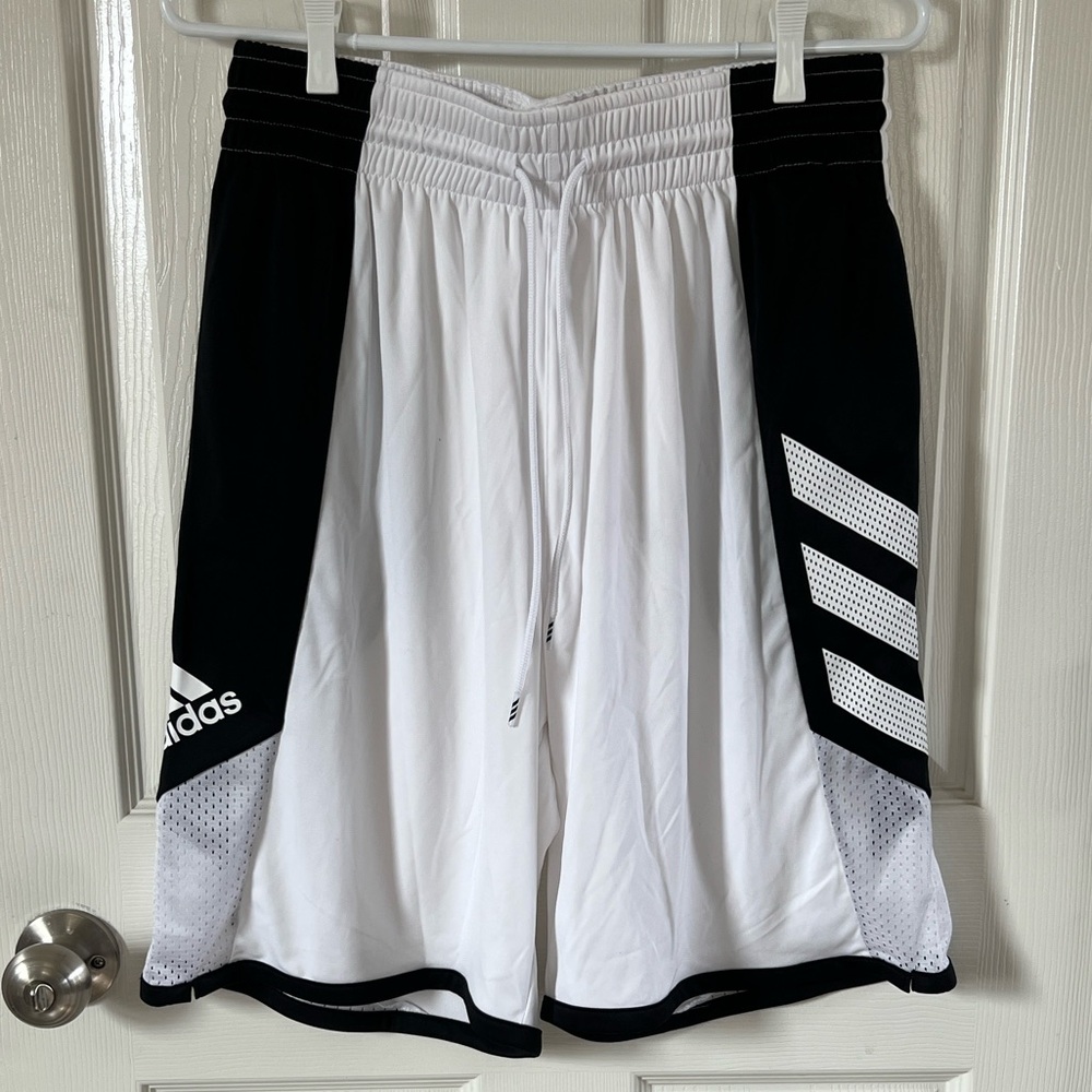 Adidas Men’s Black & White Baggy Athletic Basketball Shorts Size Large